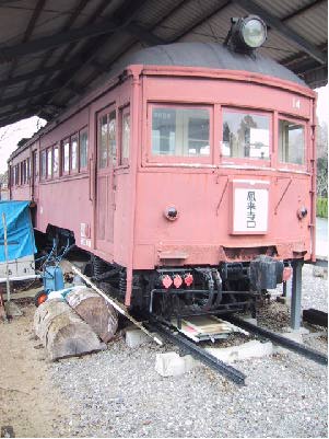 ���@��������